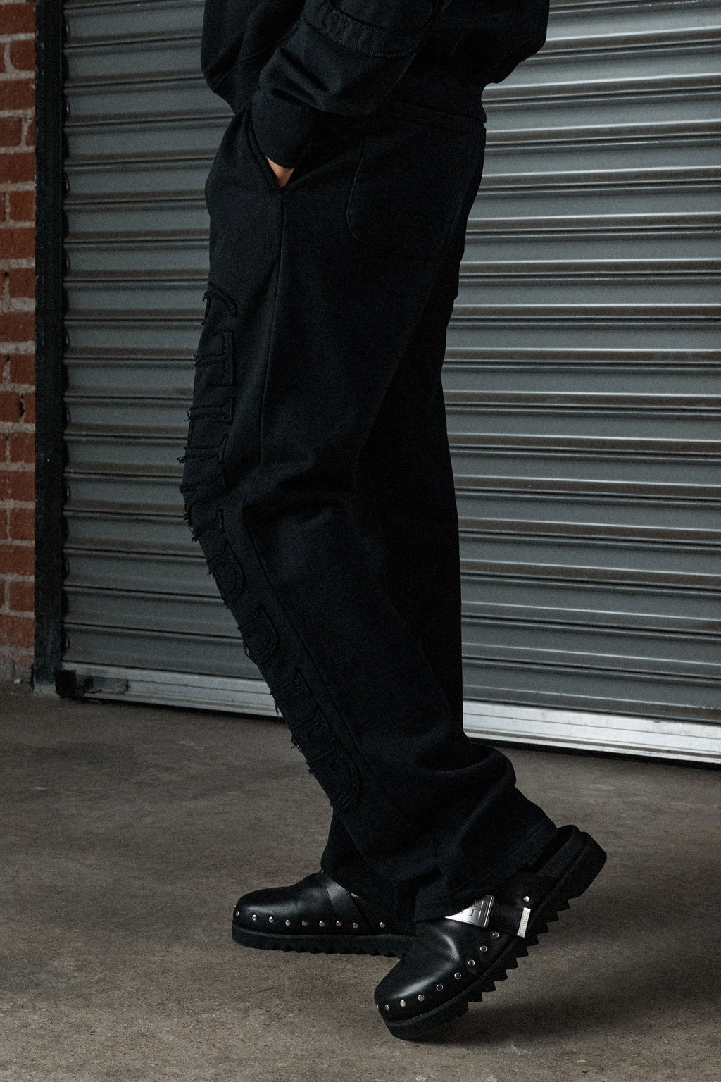 "MEMBER" RELAXED FIT PANTS - BLACK